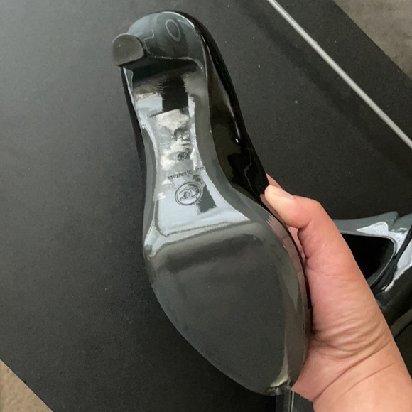 Chanel Patent Leather heels. - Picture 13 of 13